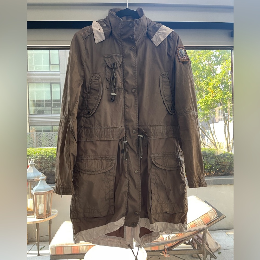 PARAJUMPERS Woman’s Thelma Jacket, size small, fits more like a medium.